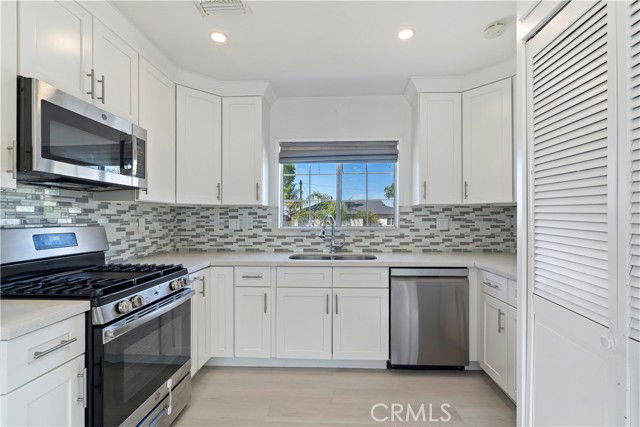 Building Photo - 11108 Leolang Ave