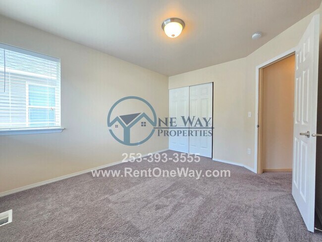 Building Photo - 15410 87th Ave E