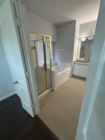 Building Photo - 10708 Alexandria Dr