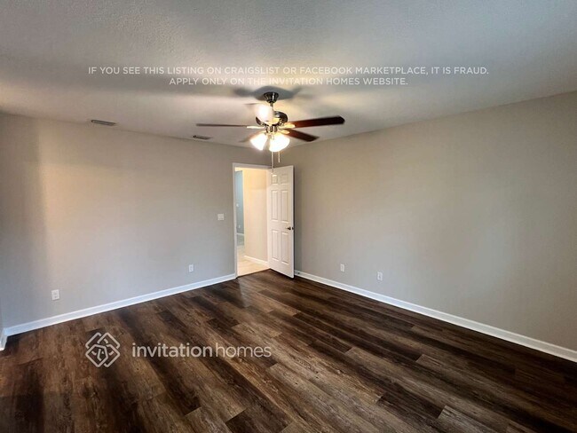 Building Photo - 1998 SW Airoso Blvd