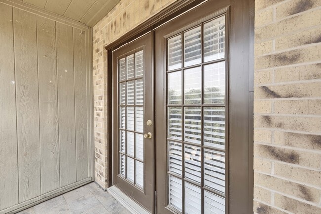 Building Photo - 8888 Tallwood Dr