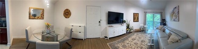 Building Photo - 4301 Santa Fe Pkwy