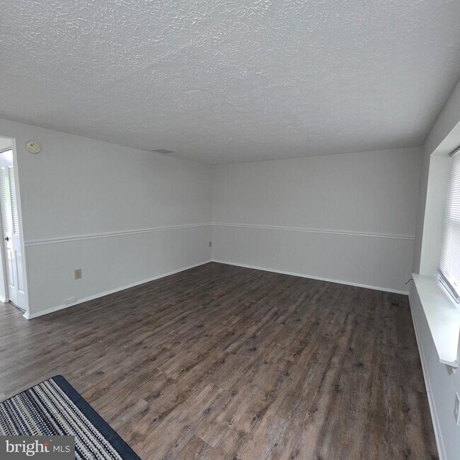 Building Photo - 1758 Springfield Ln