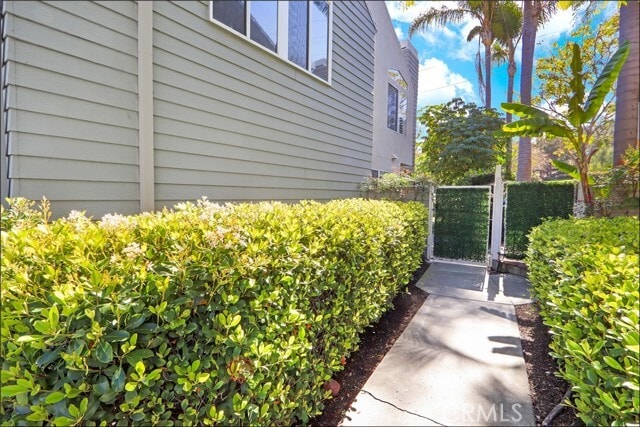 Building Photo - 34 Rainwood