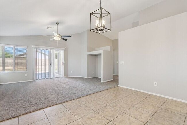 Building Photo - Nice 3 bedroom 2 bath