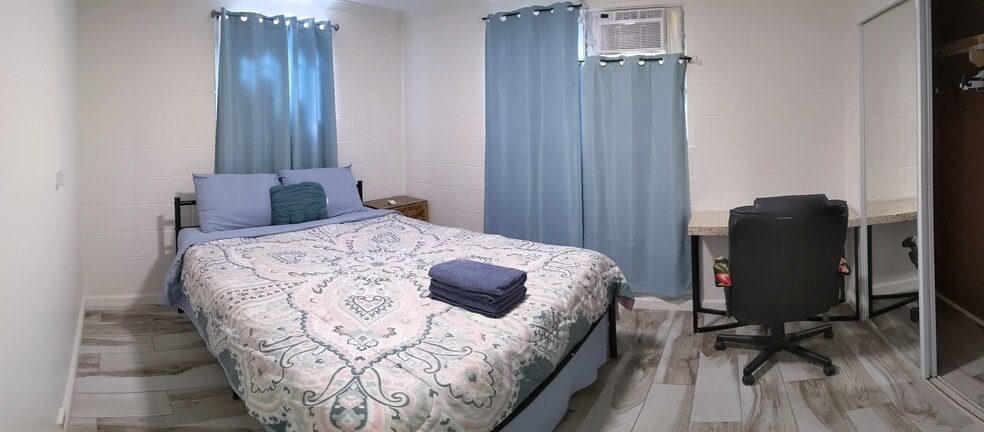 Building Photo - 2353 Dole St