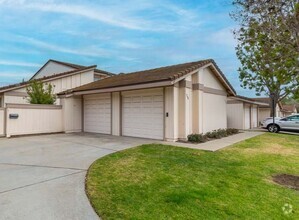 Building Photo - 2 Bed, 2 Bath TOWNHOME-Rancho Bernardo