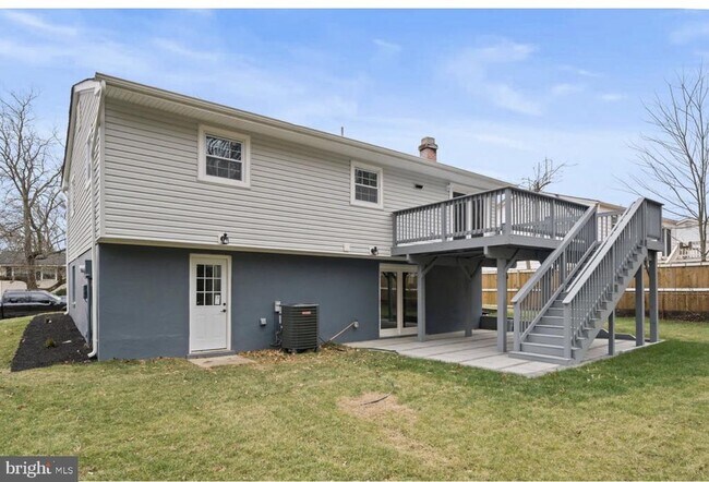 Building Photo - 4604 Kentwood Ln