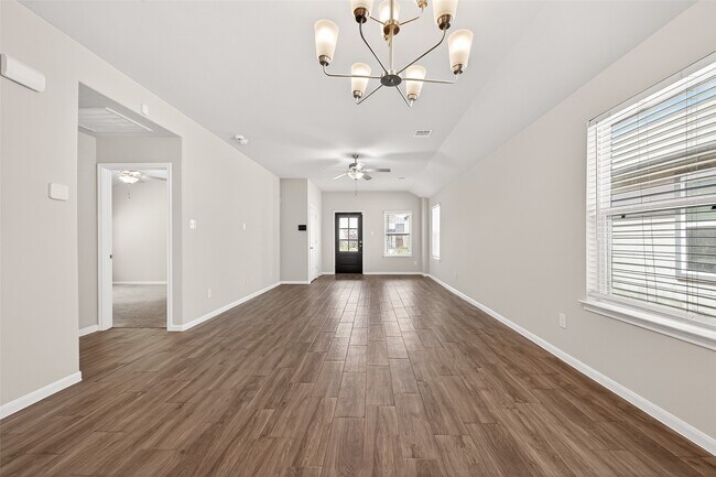 Building Photo - 6823 Escondido Dr