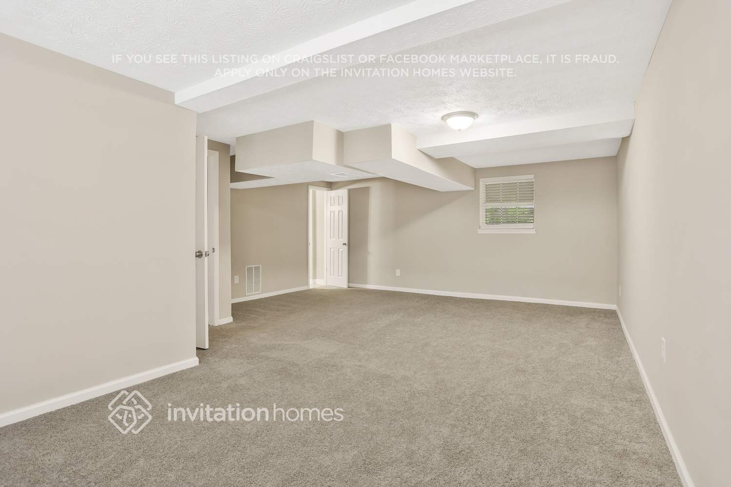 Building Photo - 2300 Pebble Rock W