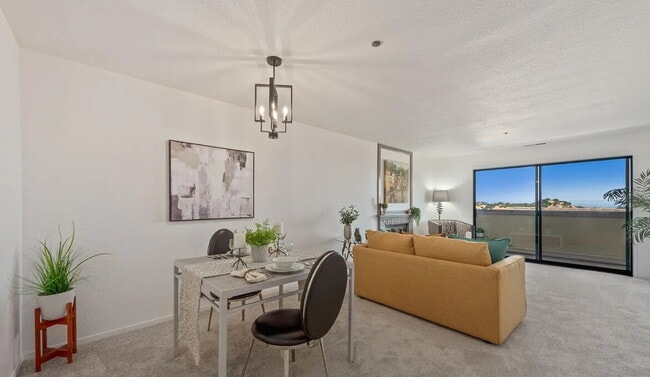 Building Photo - Move in Ready Condo - the perfect place fo...