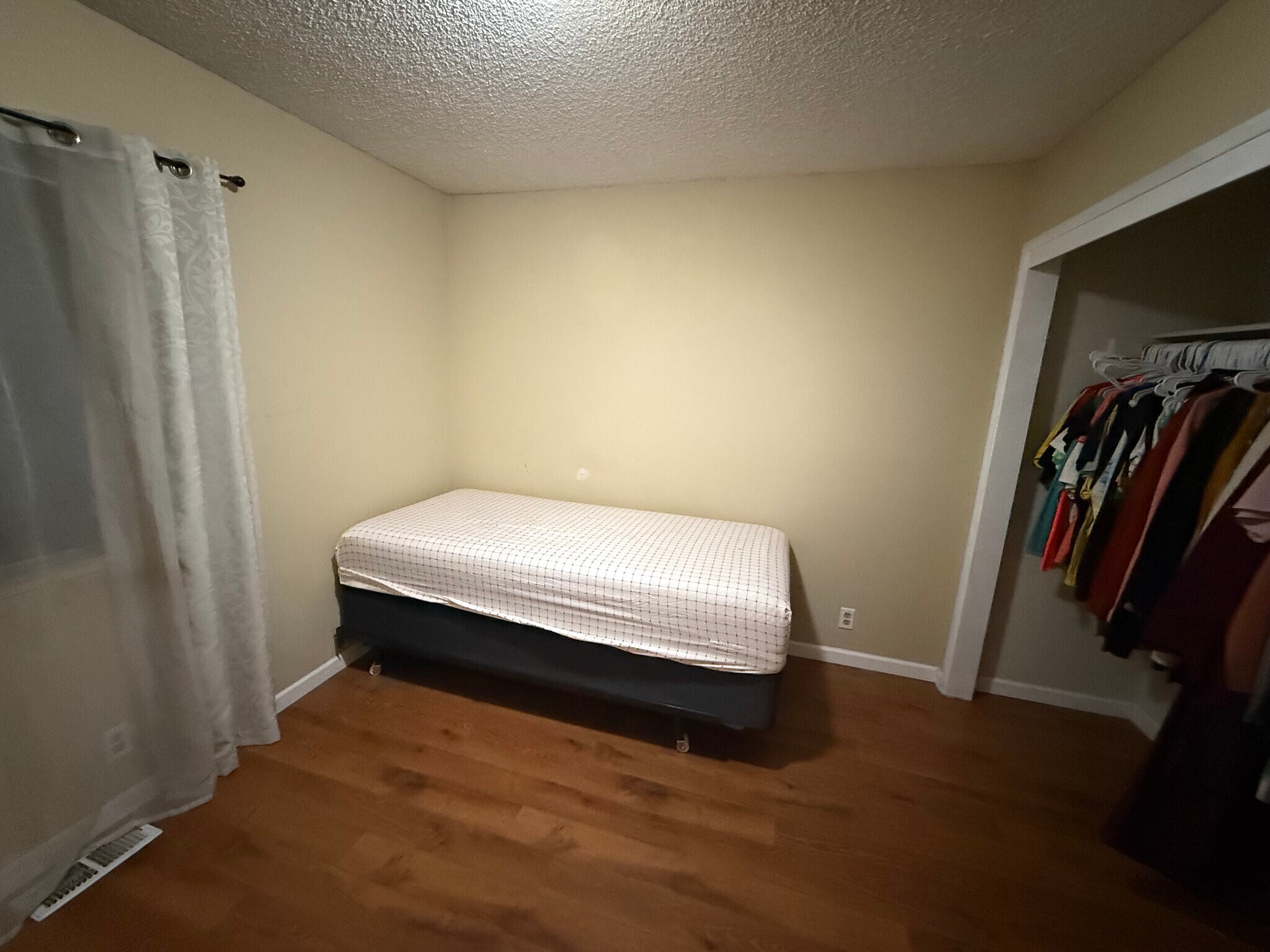 Building Photo - 1868 Cherokee Dr