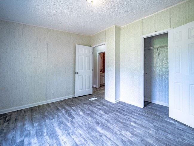 Building Photo - Welcome to this Newly Remodeled  Home in a Stellar Location