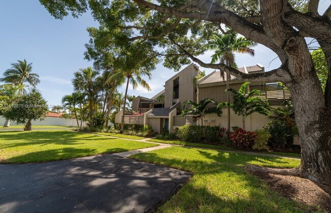 Building Photo - 1605 S US Hwy 1