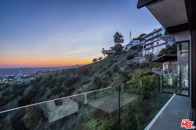 Building Photo - 8506 Magnolia Dr