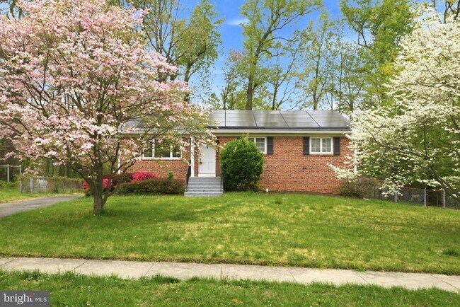 Building Photo - 7414 Jervis St