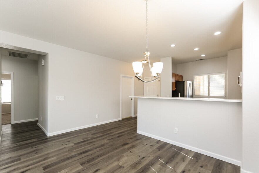 Building Photo - 93 3rd Ave W