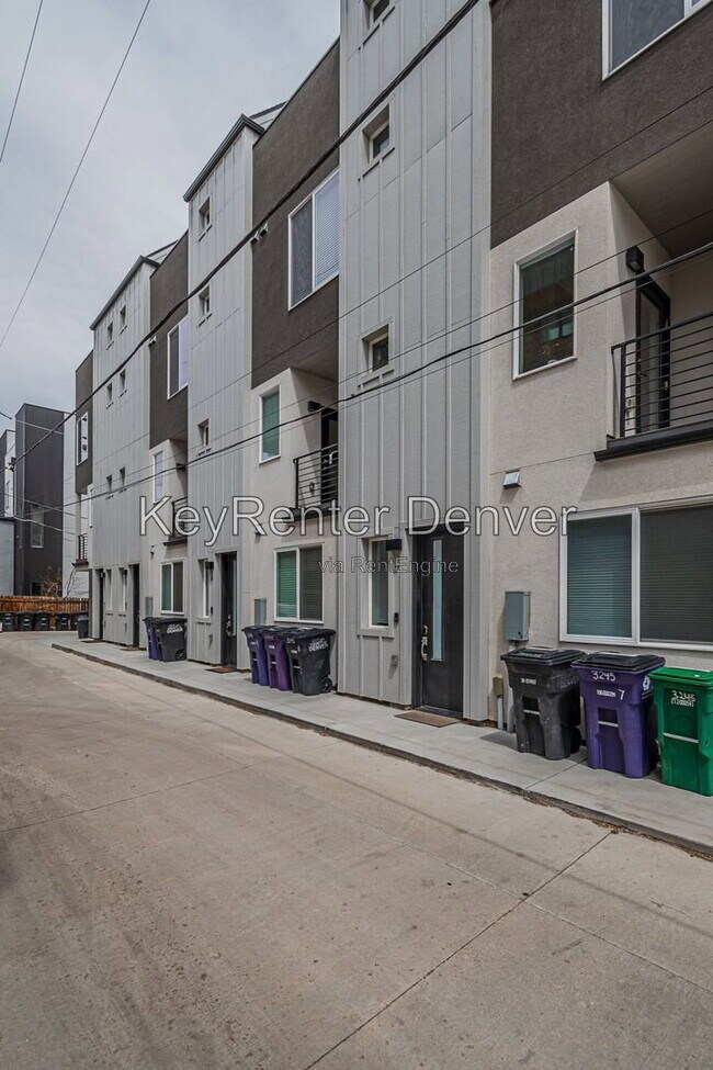 Building Photo - 3245 W 17th Ave