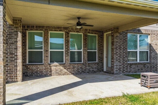 Building Photo - 13814 Russell Ct