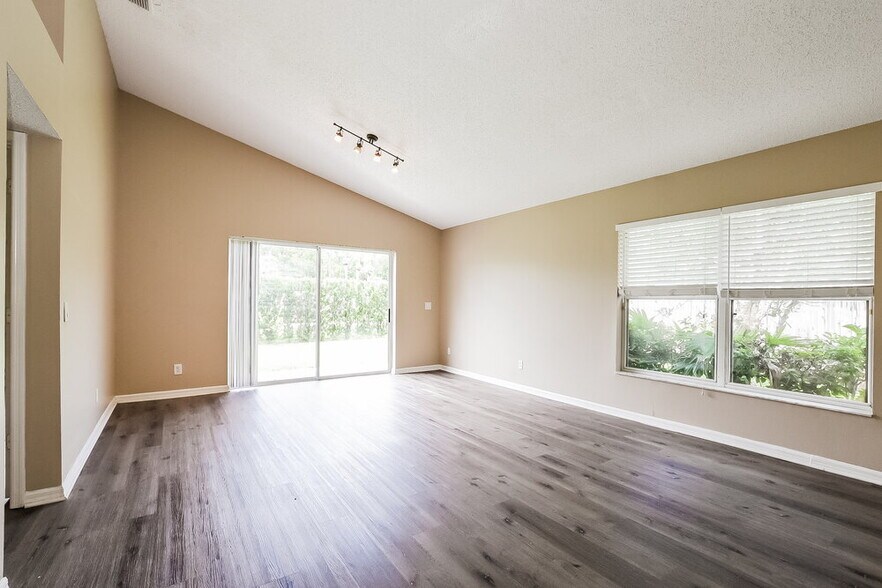 Building Photo - 13803 Riverpath Grove Dr