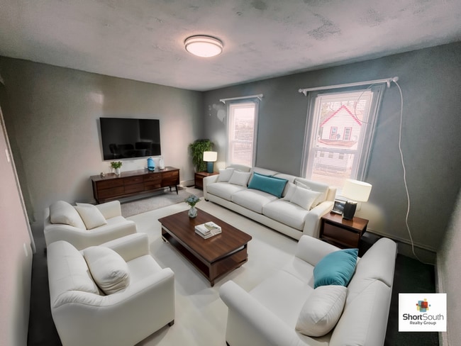 Primary Photo - Updated 4 Bed 1 Bath Townhouse
