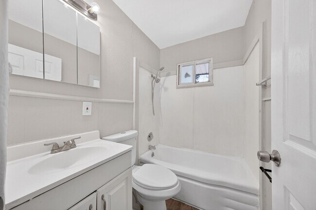 Building Photo - For Rent – 3 Bedroom Home | Section 8 Welcome