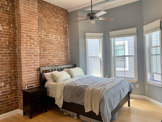 Building Photo - 371 Cardinal Medeiros Ave