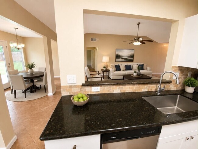 Building Photo - 15634 Fox Springs Dr