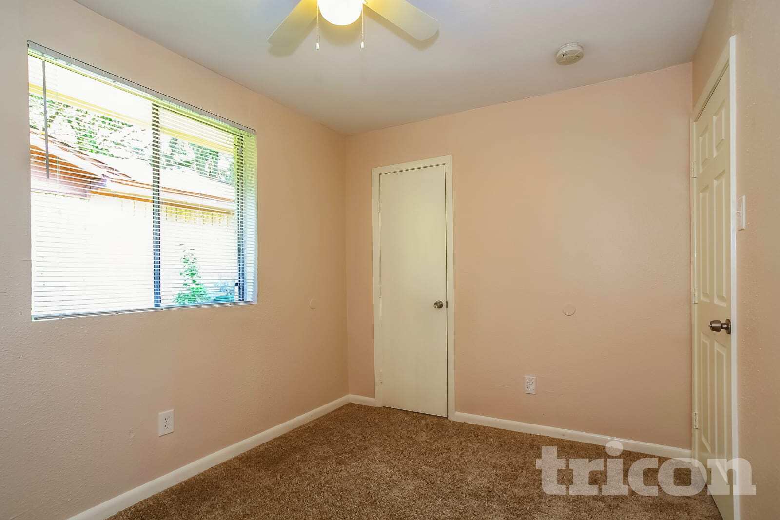 Building Photo - 15811 Kenbriar Dr