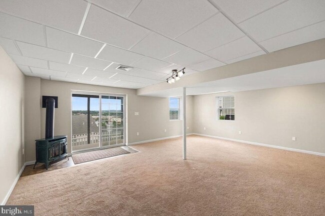 Building Photo - 777 Oak Leaf Ln