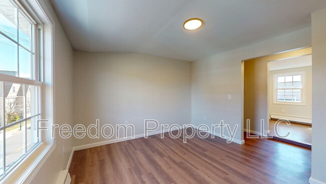 Building Photo - 12 Liberty St