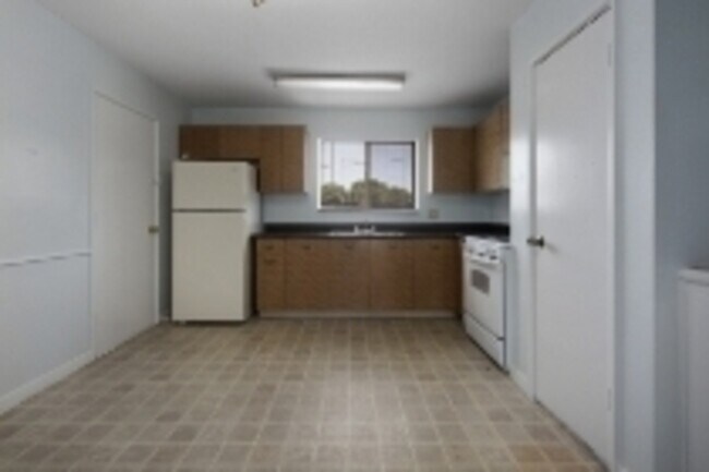 Building Photo - 8704 Wornall Rd
