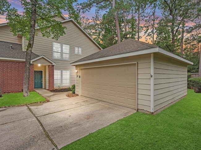 Primary Photo - 142 N Magnolia Pond Pl