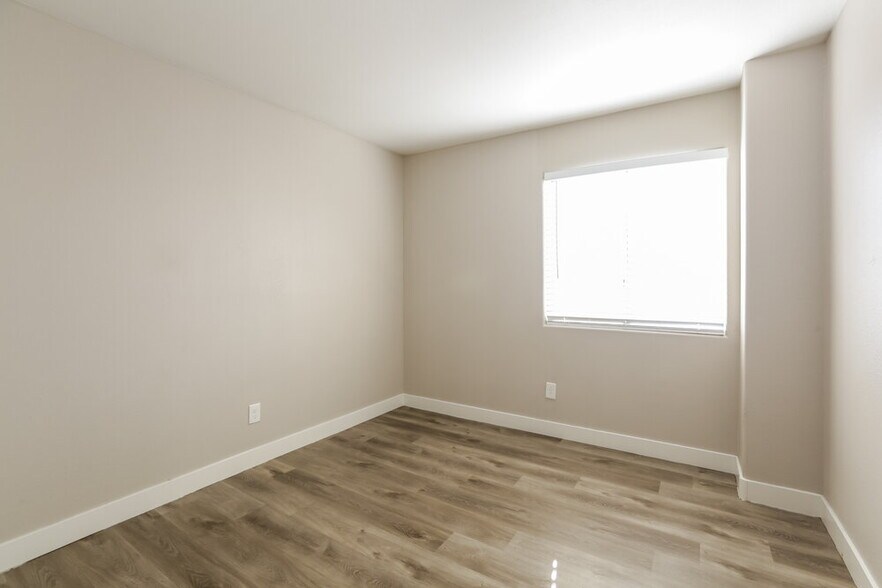 Building Photo - 4375 Coyote Crest Ct