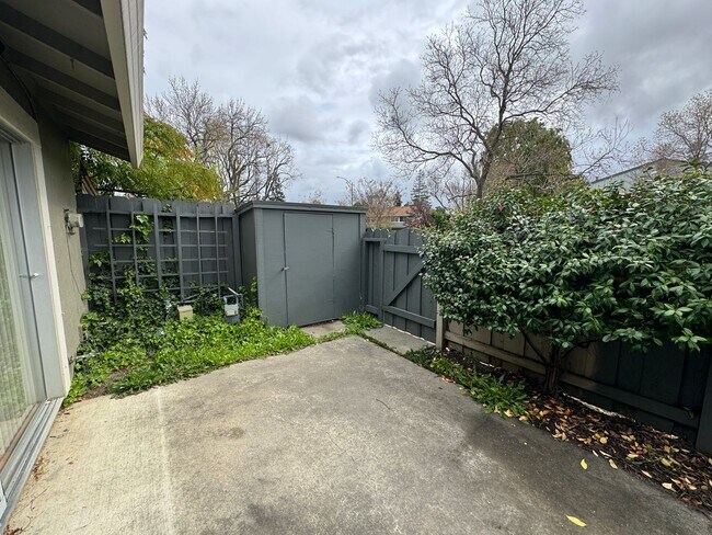 Building Photo - West San Jose Condo in Cupertino School Di...