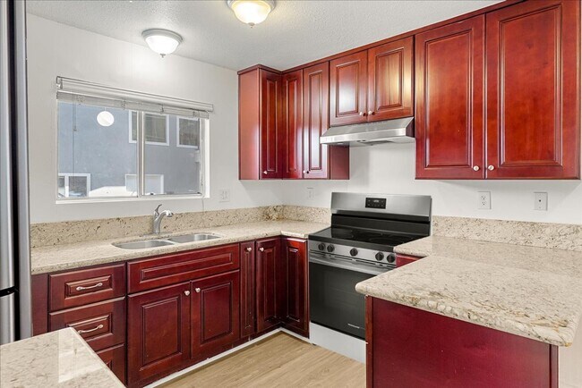 Building Photo - 517 Ximeno Ave