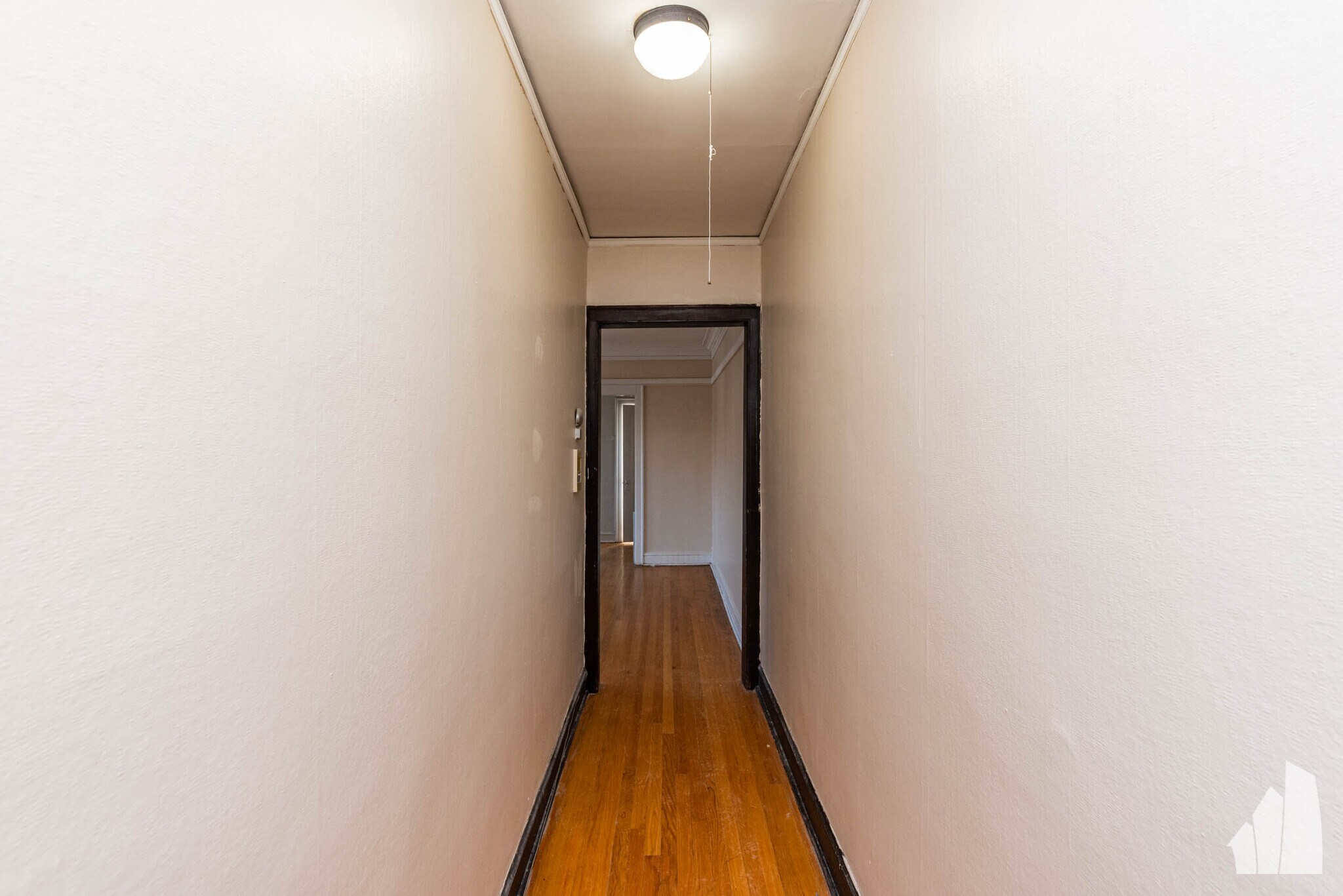 Building Photo - 4455 N Artesian Ave