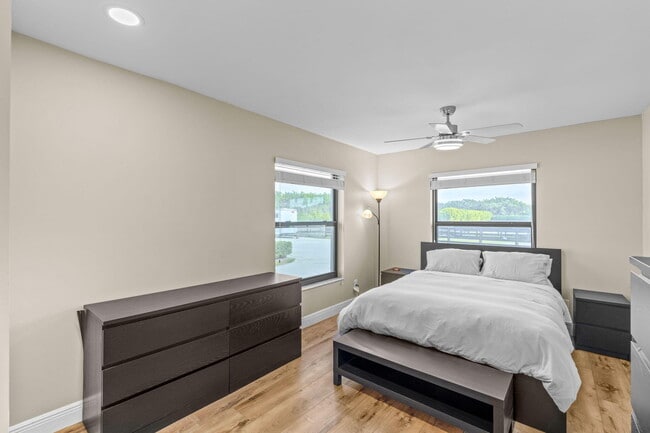 Building Photo - 13155 Southfields Rd