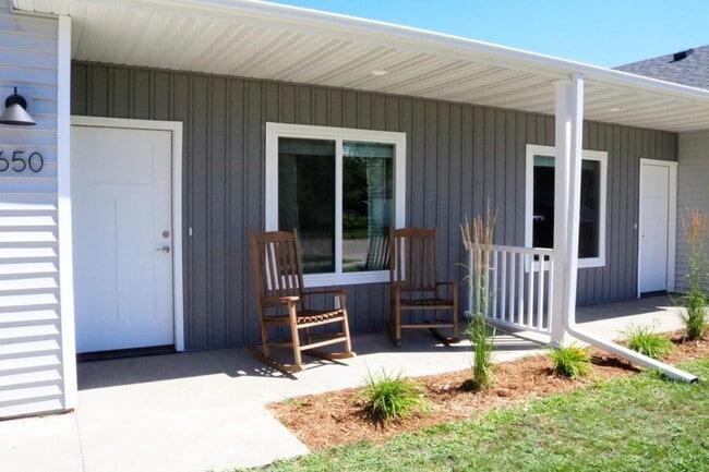 Primary Photo - 480 Division St