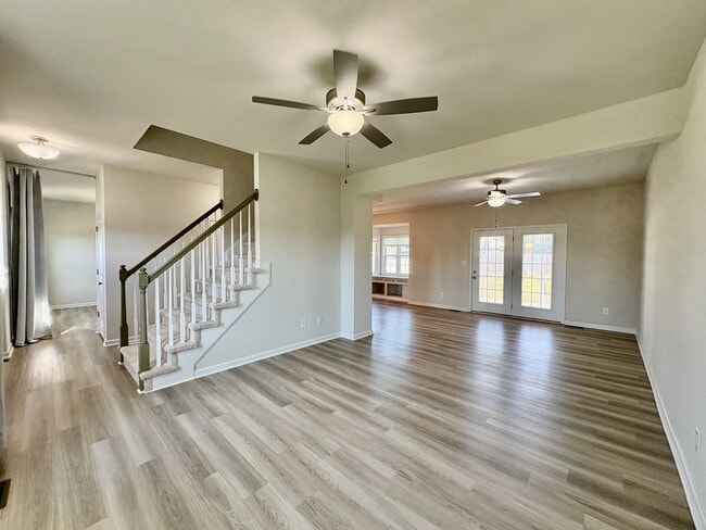 Building Photo - 189 Traverse Dr