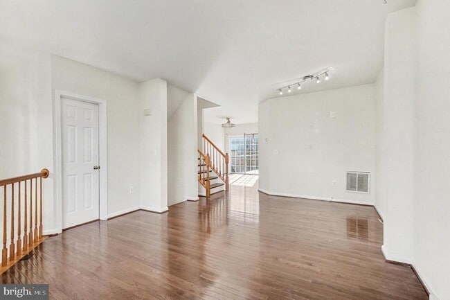 Building Photo - 105 Galway Ln