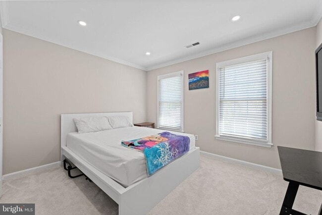 Building Photo - 8104 Creekview Dr