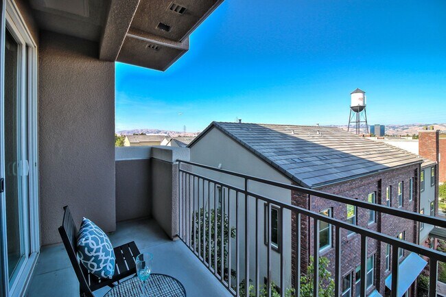 Building Photo - Luxury 2-Bedroom Monte Vista Condo with Downtown Views & Monthly House Cleaning Included