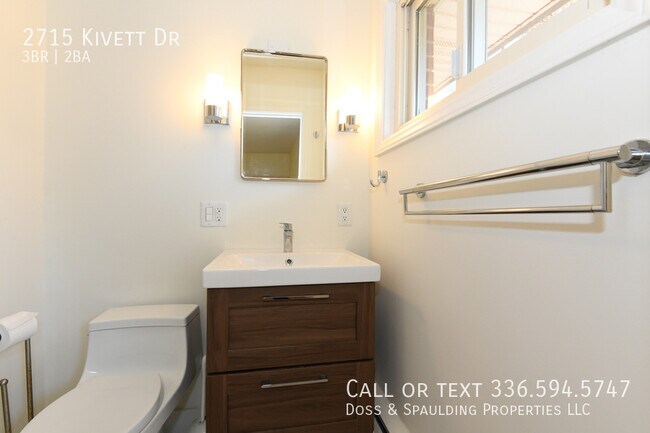 Building Photo - 2715 Kivett Dr