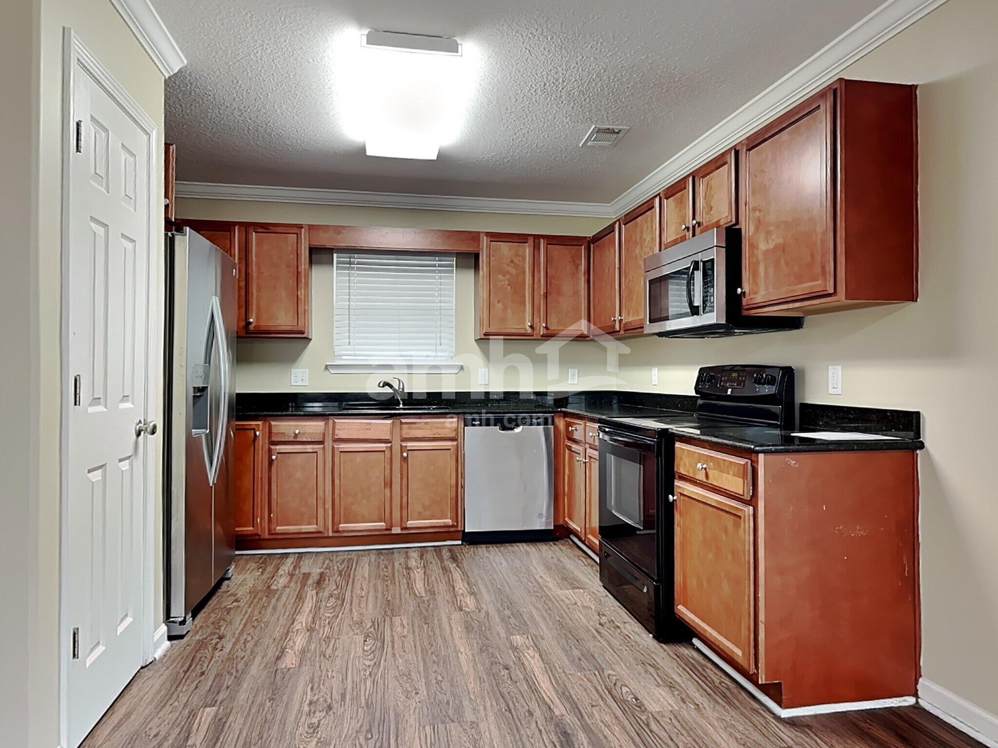 Building Photo - 8 Sunnydale Ln