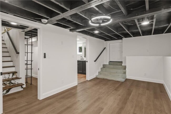 Building Photo - 1658 Altadena Pl SW