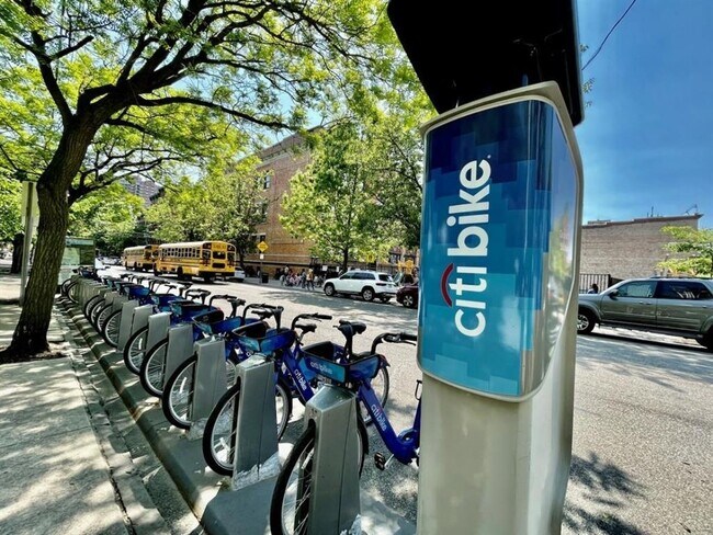 Building Photo - 126 Dudley St