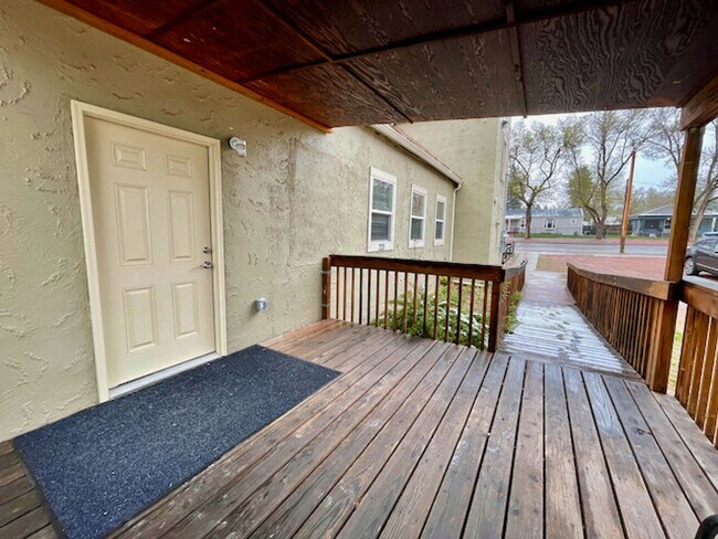 Building Photo - 2101 E Willamette Ave