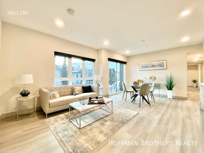 Building Photo - 1530 Brockton Ave