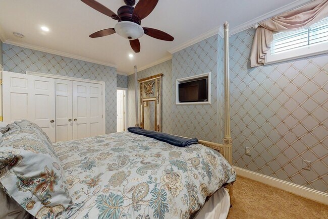 Building Photo - 23 Pinckney St